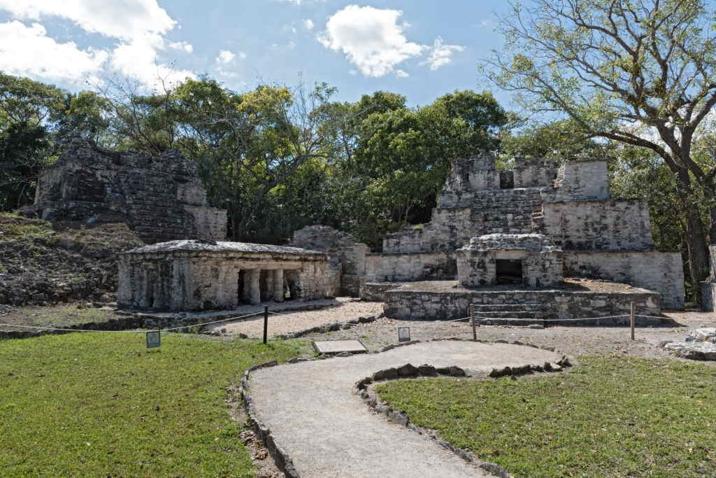Las Ruinas de Muyil, una de las zonas arqueológicas de Quintana Roo Vista fabulosa de las Ruinas de Muyil